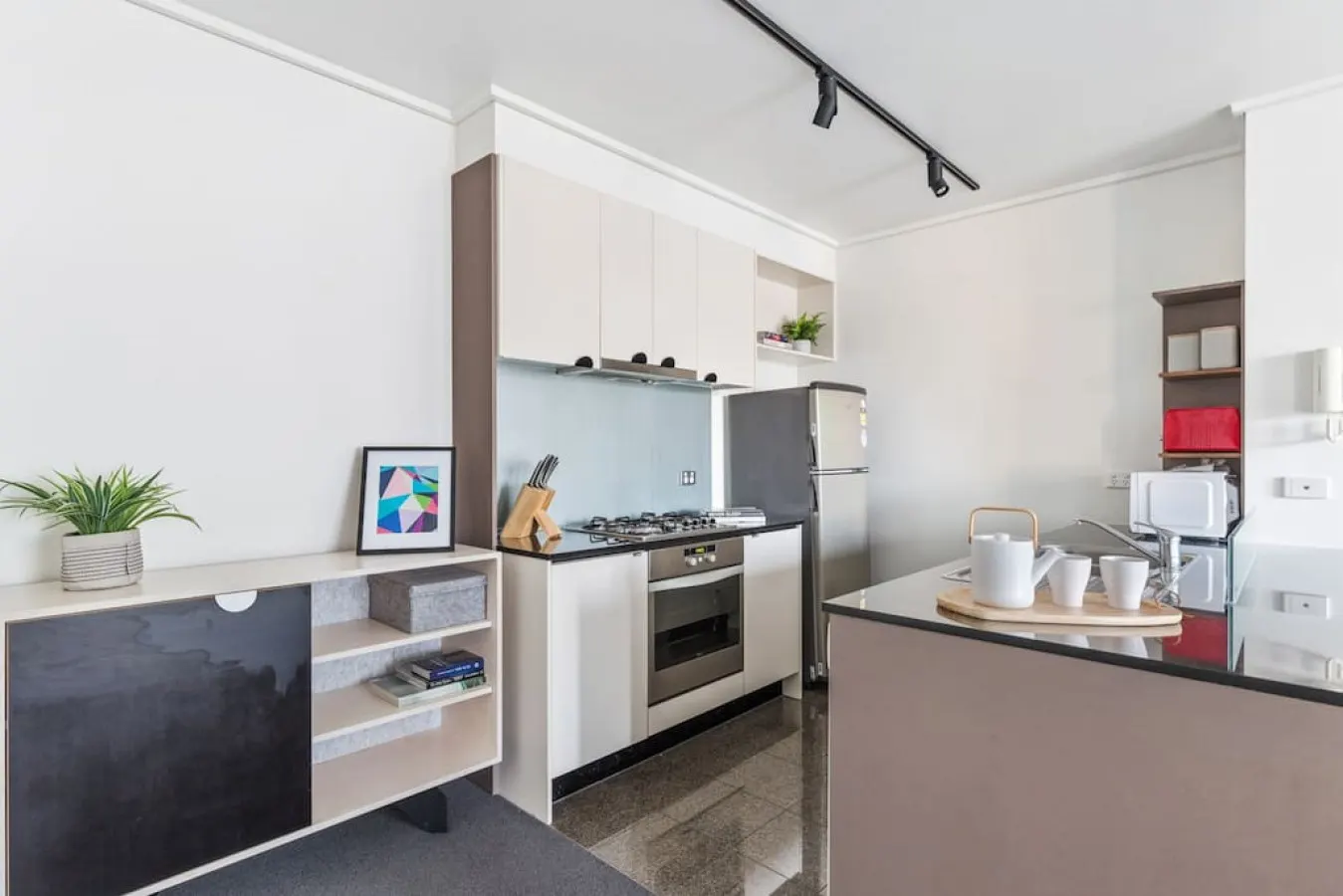 Aya - 2BD/2Bth Melbourne Home with 3 beds 12