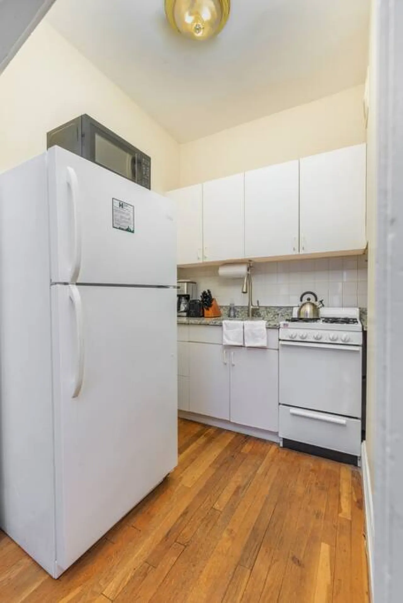 Centrally Located Back Bay 1Br! 3