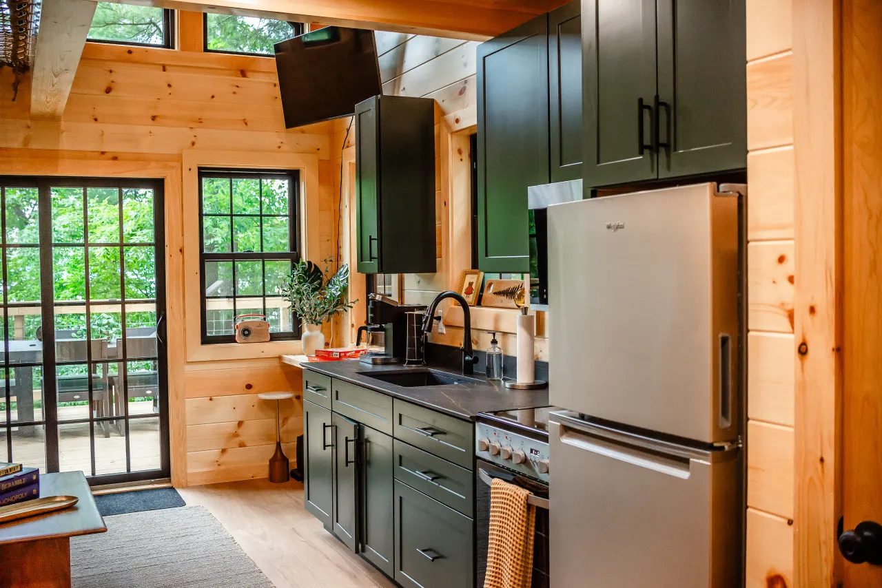 Lakefront Treehouse - Hawk Hideaway 6