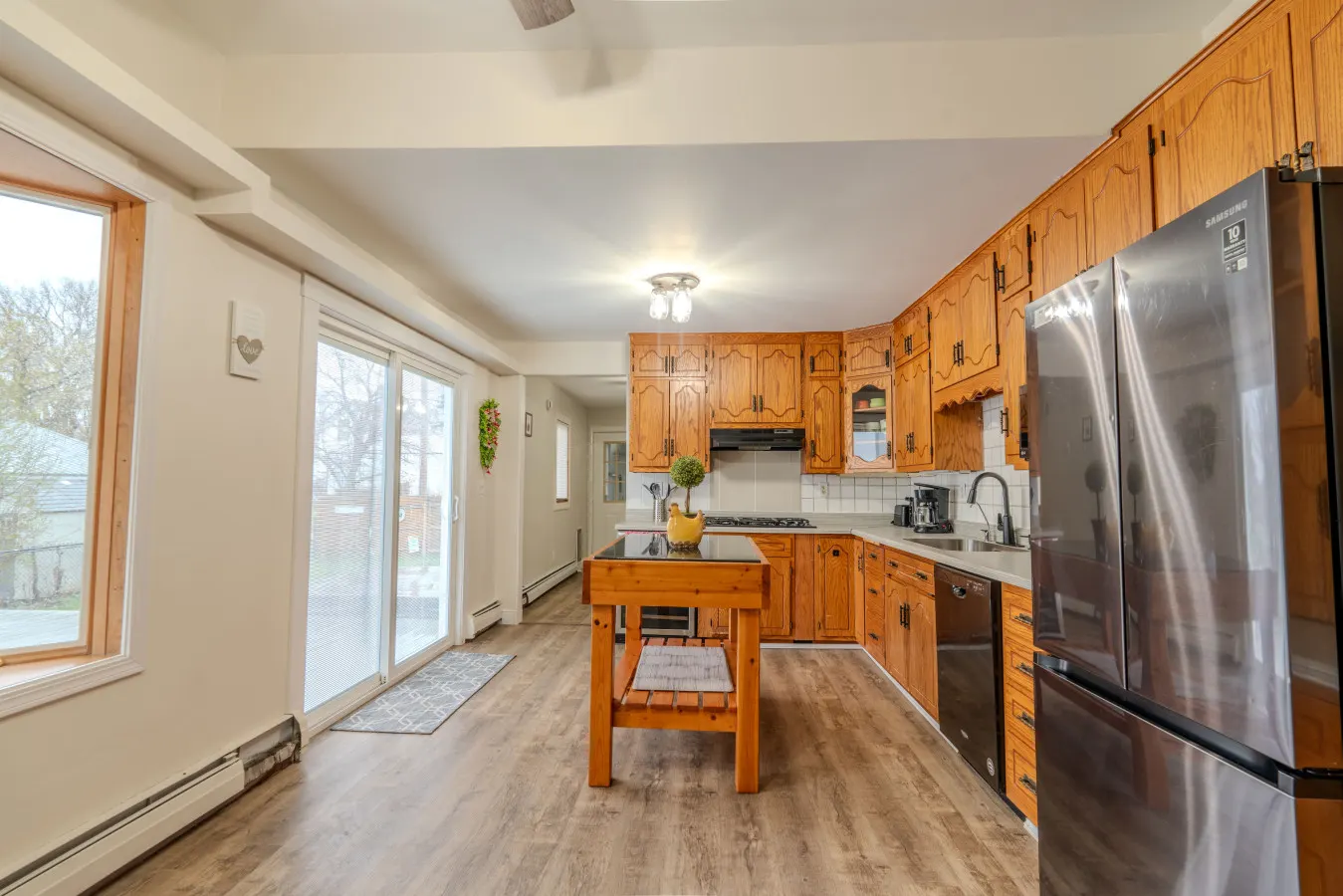 Main Street Manor | Hot Tub — photo 2