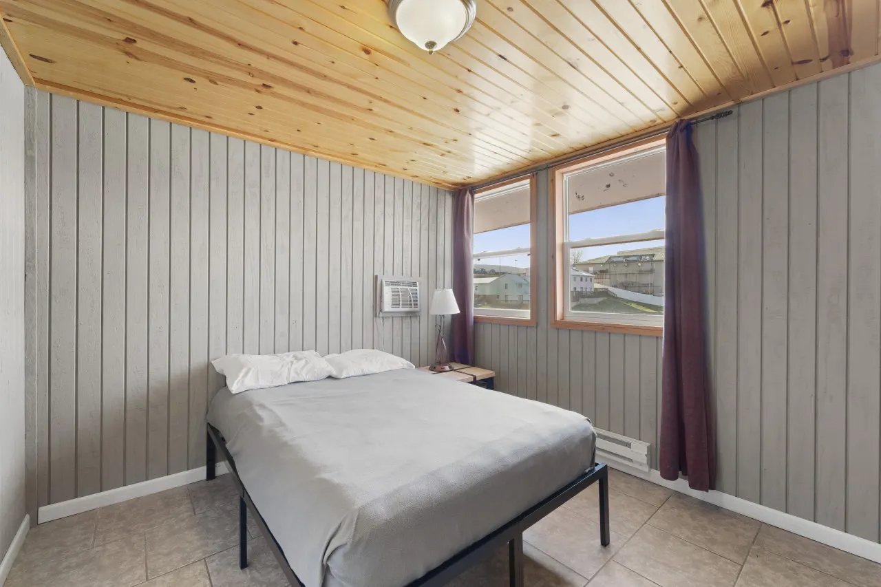Palace Sleep 20- Bachelor/Bachelorette Parties Welcome! 10