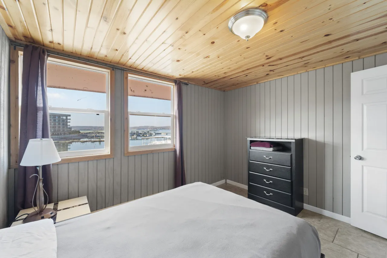 Palace Sleep 20- Bachelor/Bachelorette Parties Welcome! 11
