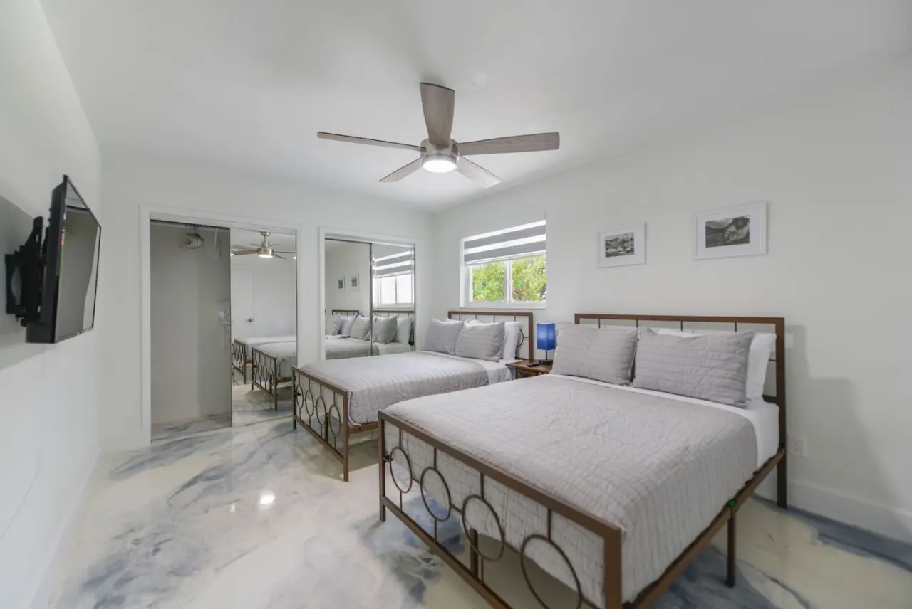 Modern 3 BD. Home in Coral Way! 19