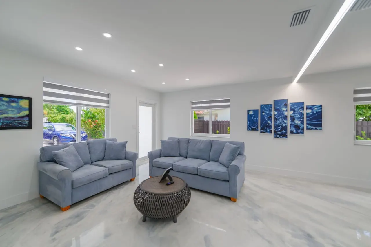Modern 3 BD. Home in Coral Way! 6
