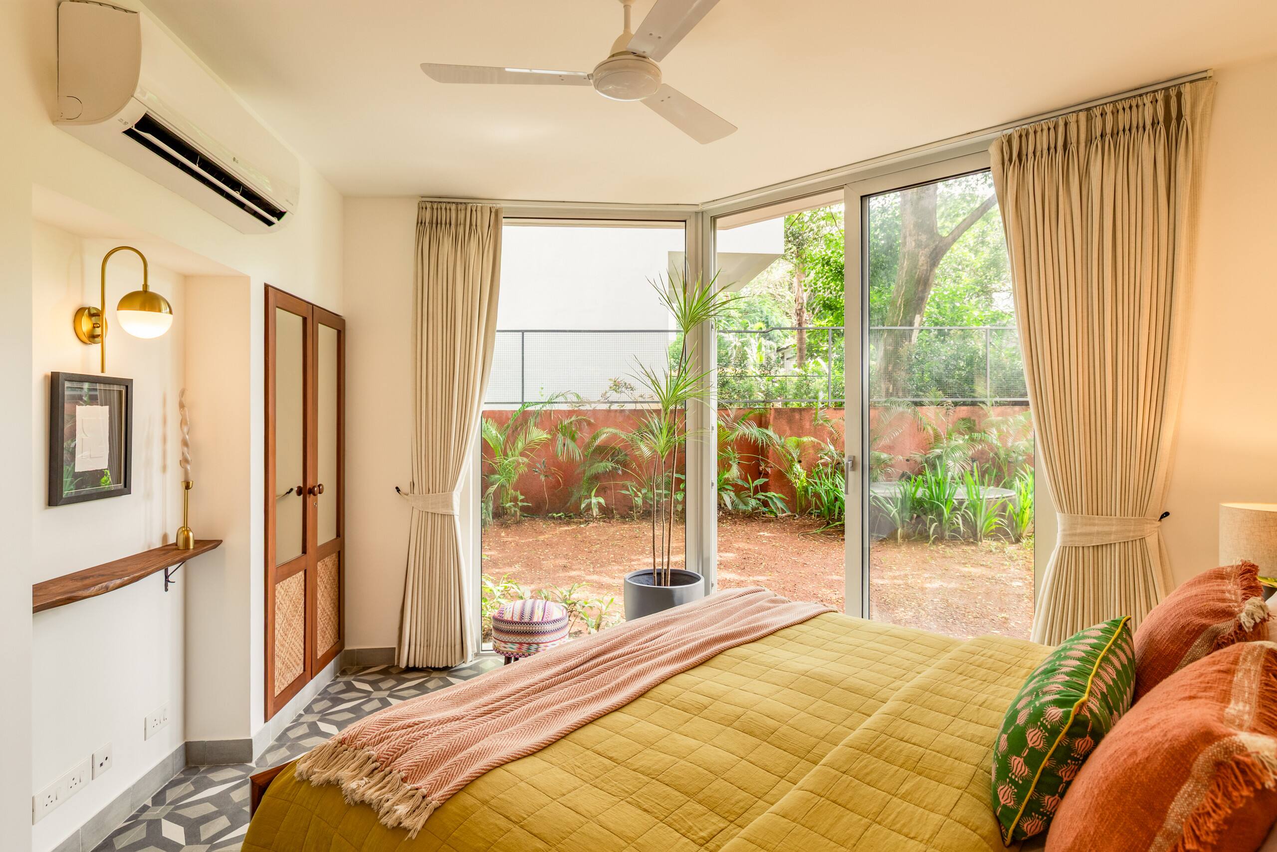 El Volar Bright & Contemporary 2BHK Apartment 13