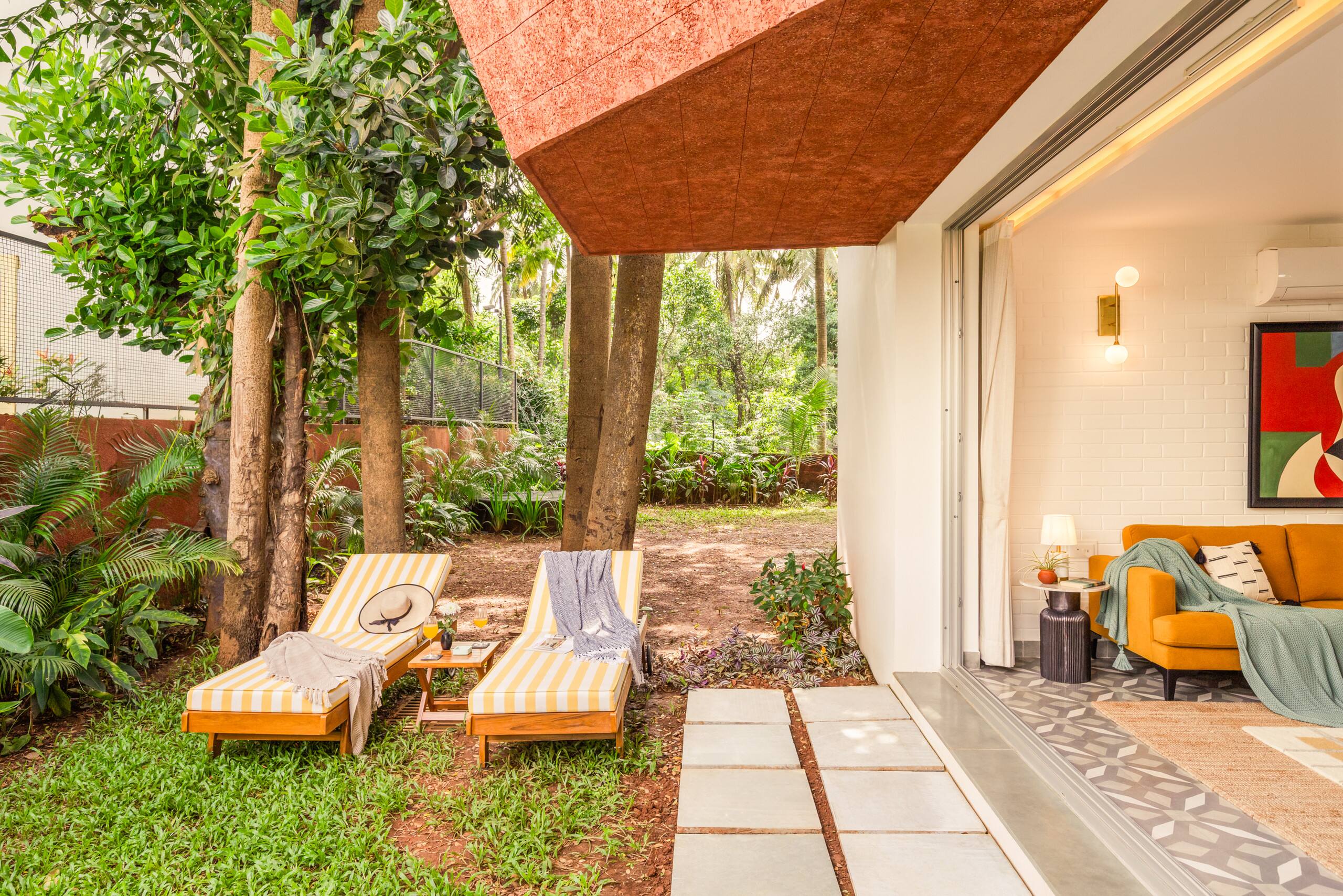 El Volar Bright & Contemporary 2BHK Apartment 17