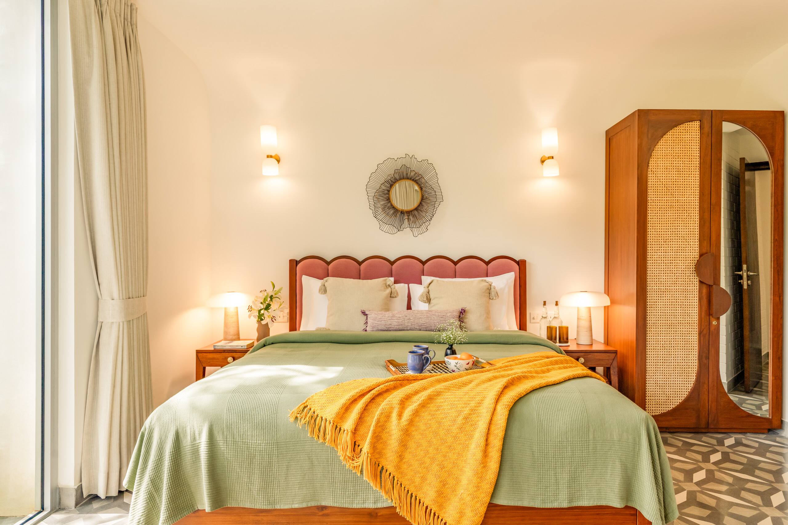 El Volar Bright & Contemporary 2BHK Apartment — photo 3