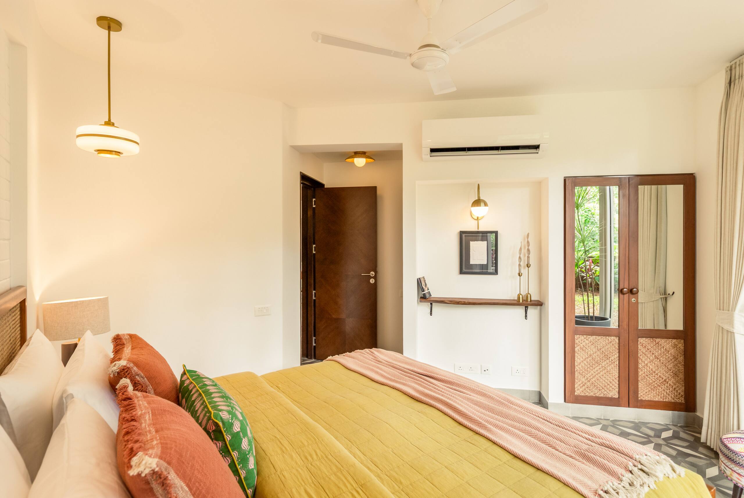 El Volar Bright & Contemporary 2BHK Apartment 12
