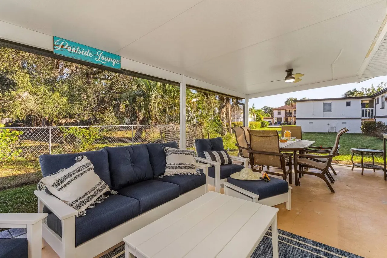 Beachy Blue Getaway! 1