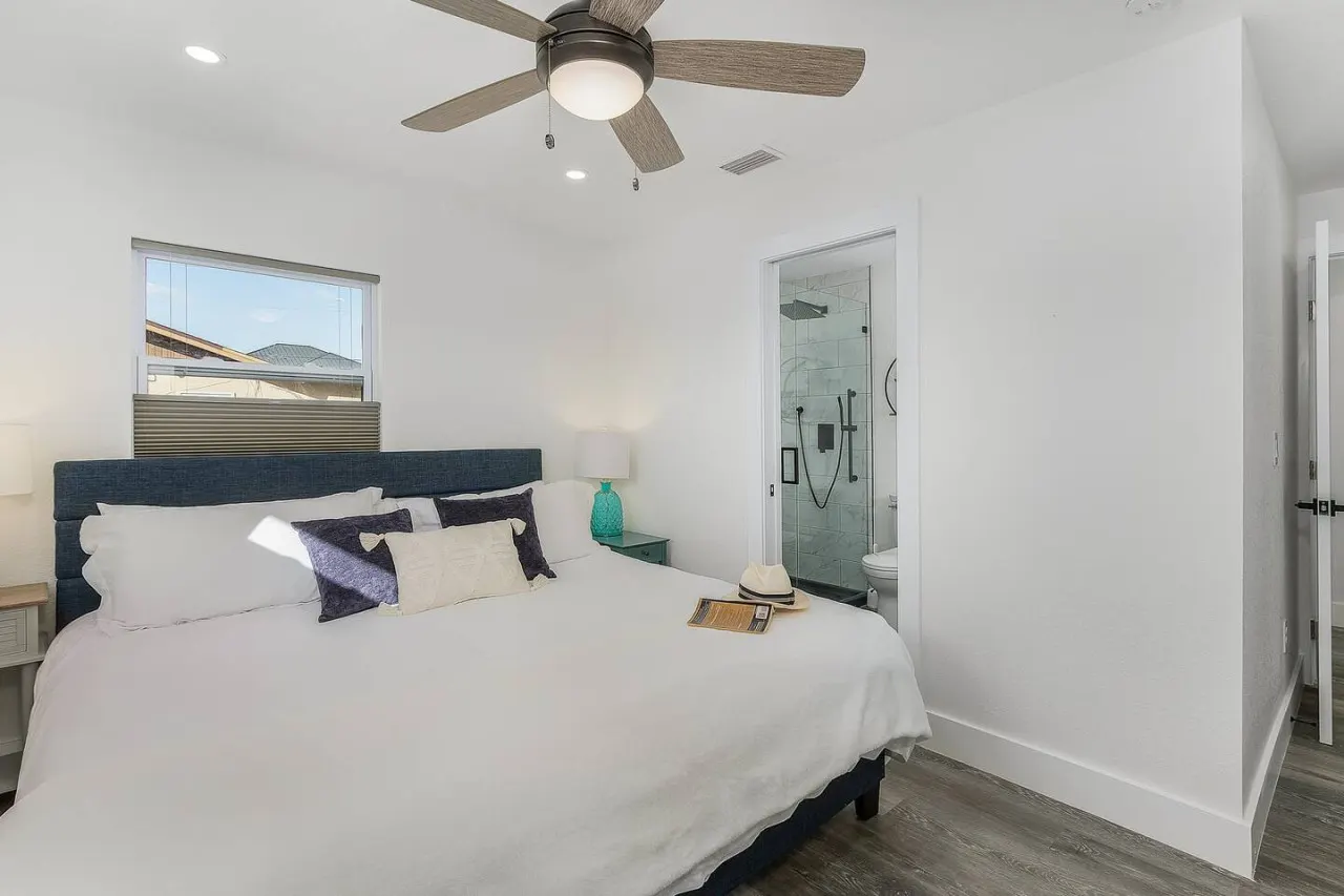 Beachy Blue Getaway! 13