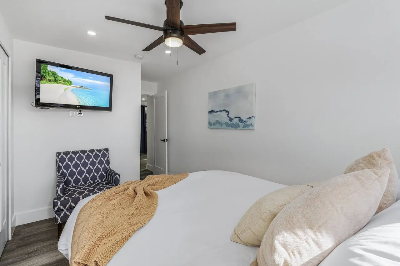 Beachy Blue Getaway! 15