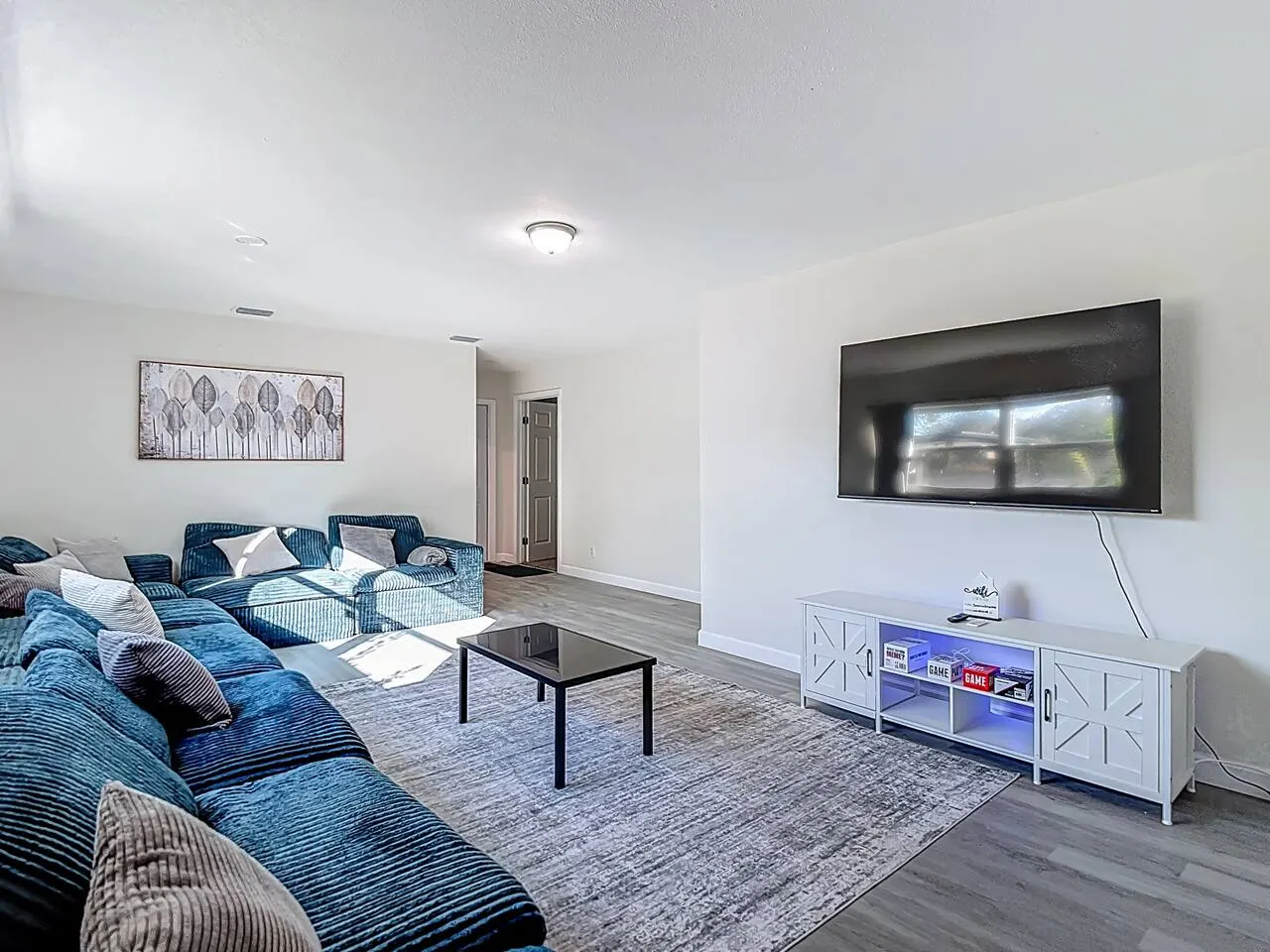 Spacious Tampa Stay • Large Yard • 15 Guests