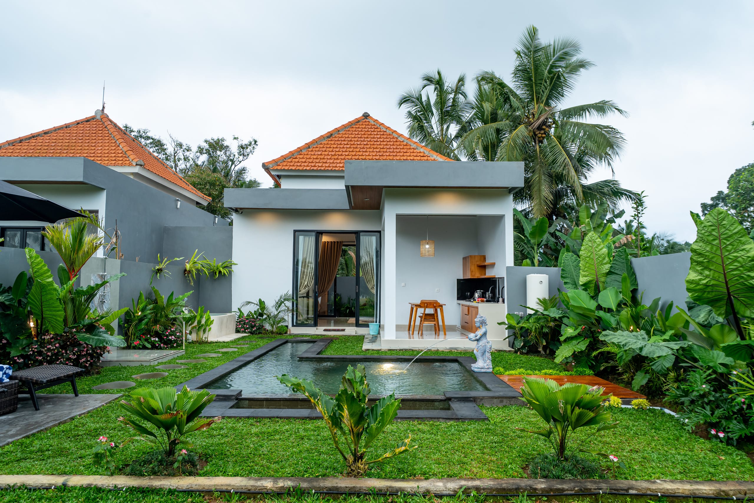 A Serene Tropical Oasis with Modern Comforts 33