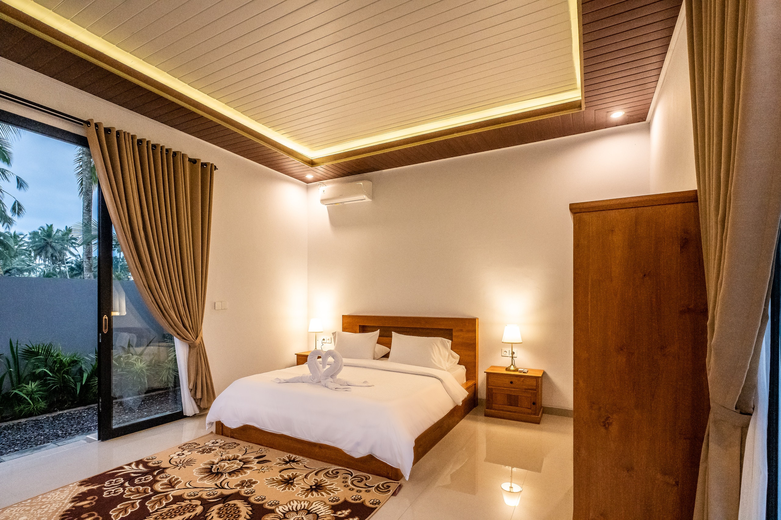 A Serene Tropical Oasis with Modern Comforts 8