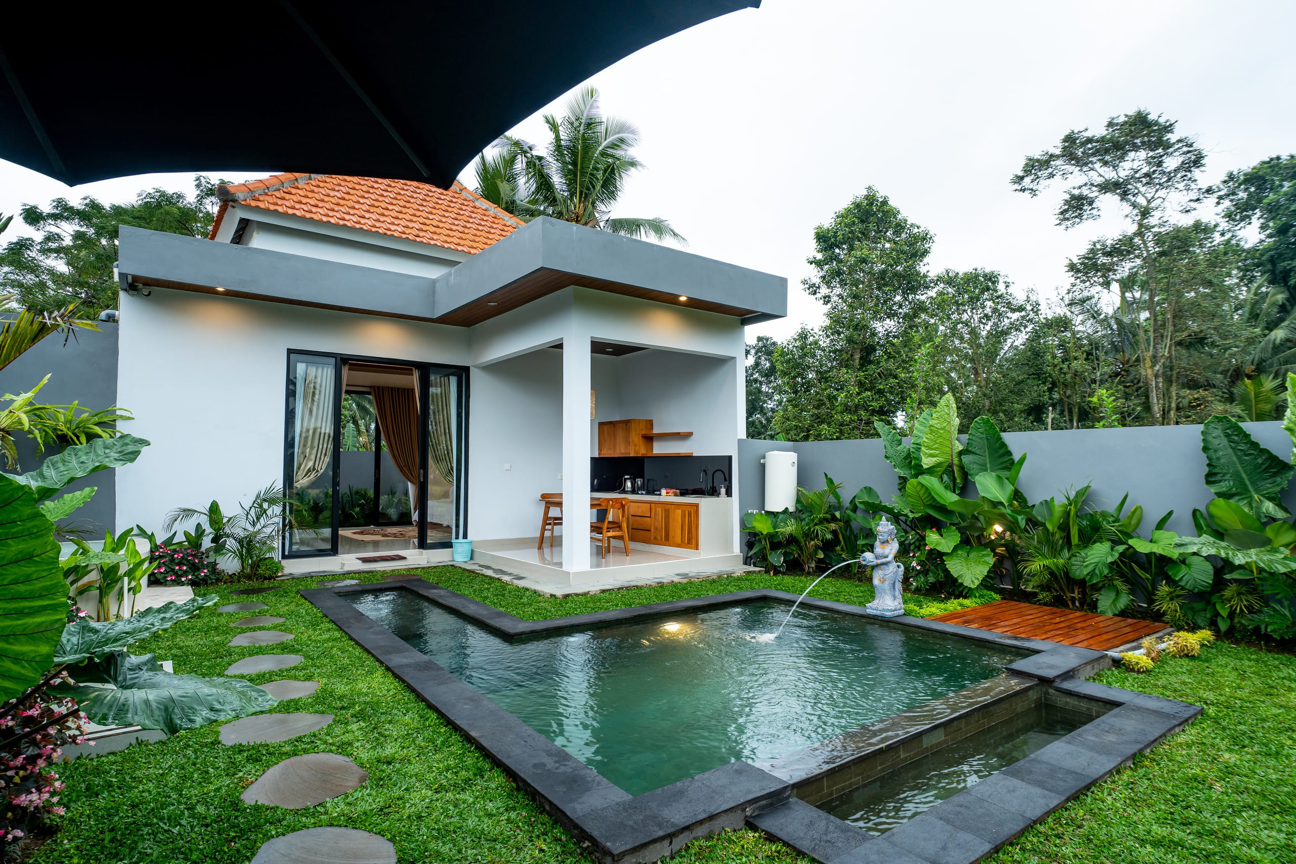 A Serene Tropical Oasis with Modern Comforts 35