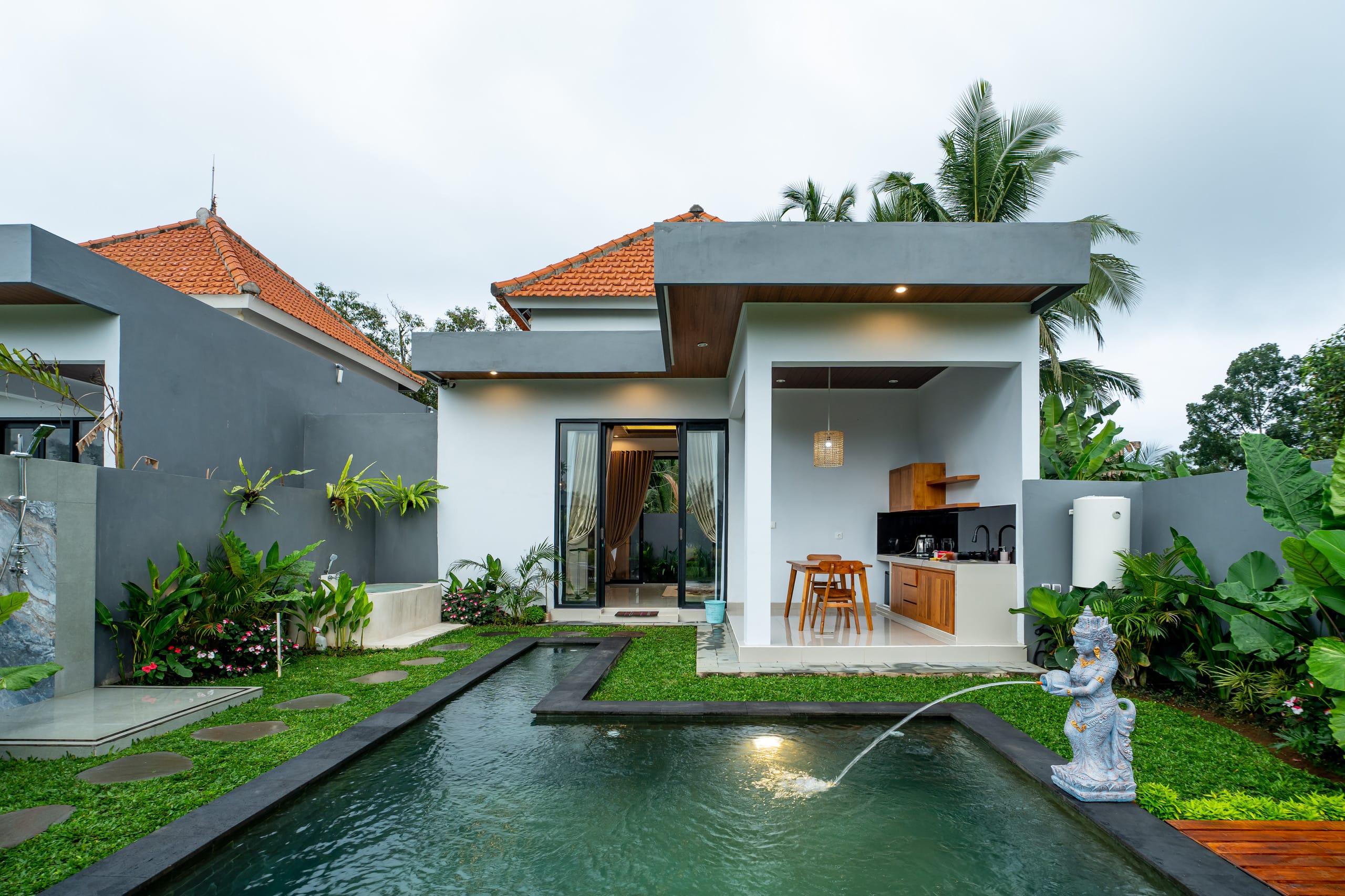 A Serene Tropical Oasis with Modern Comforts