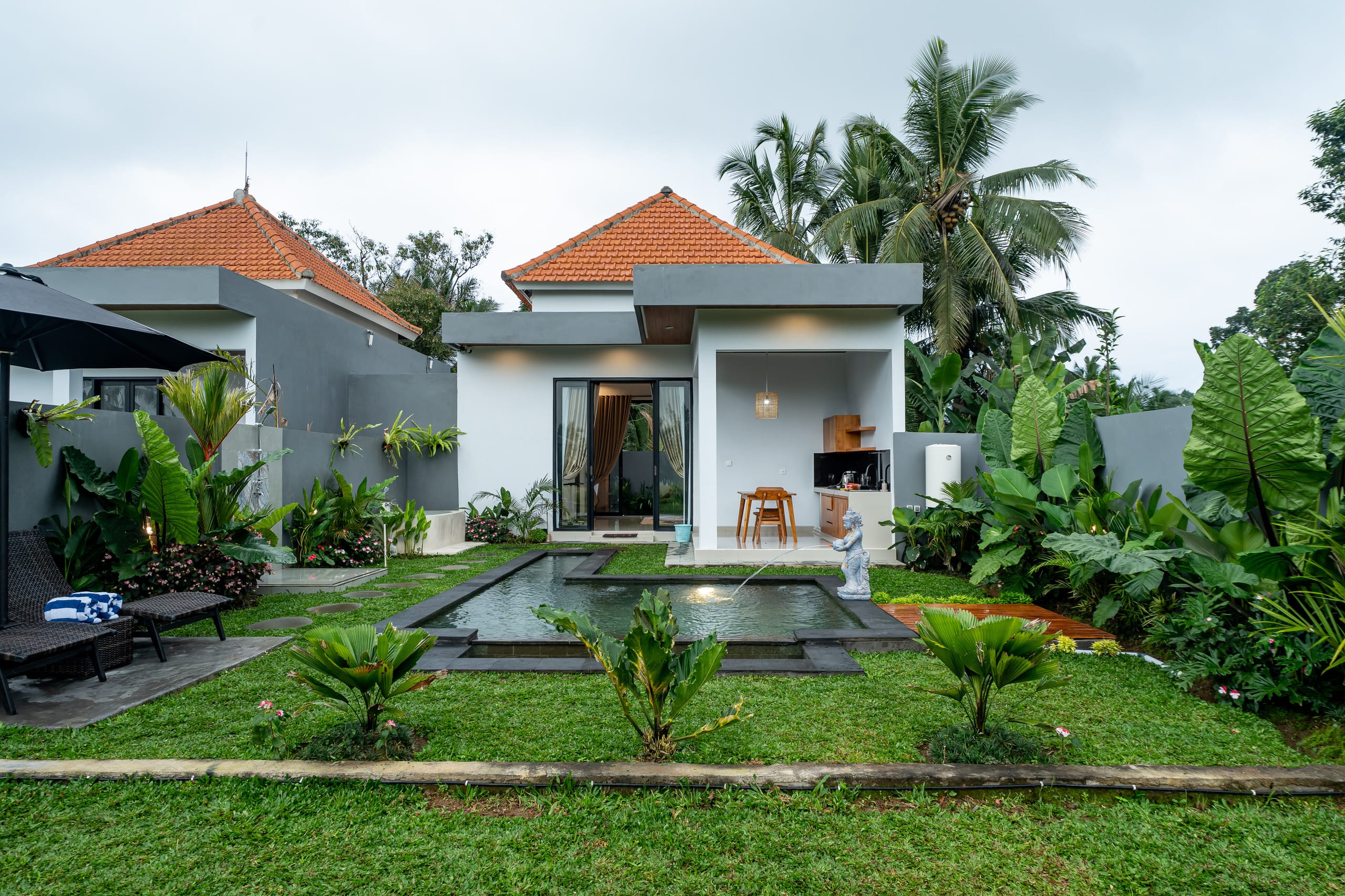 A Serene Tropical Oasis with Modern Comforts 29