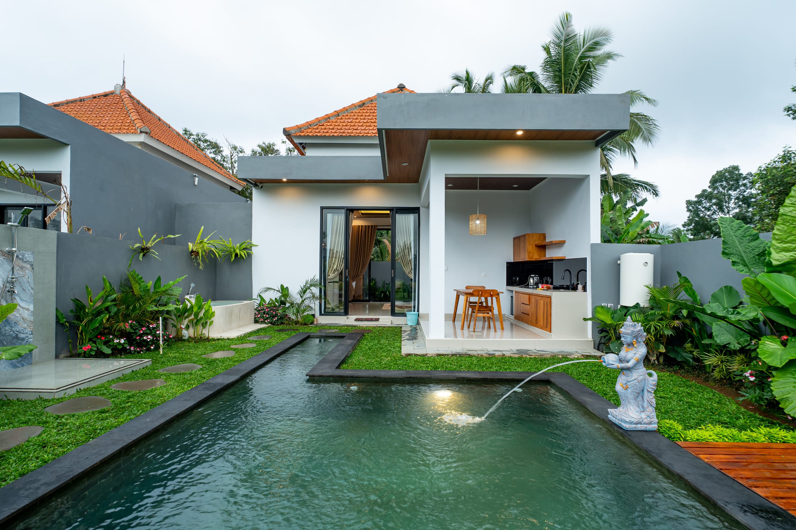 A Serene Tropical Oasis with Modern Comforts 30