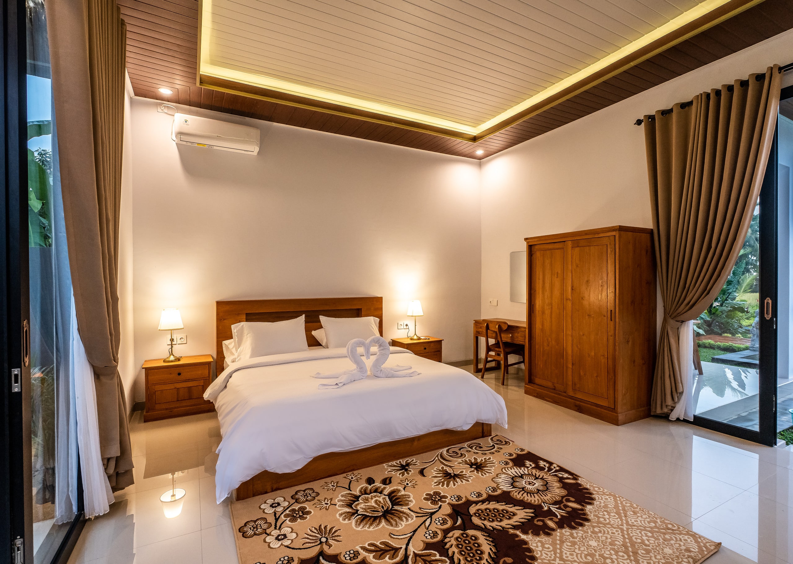 A Serene Tropical Oasis with Modern Comforts 10
