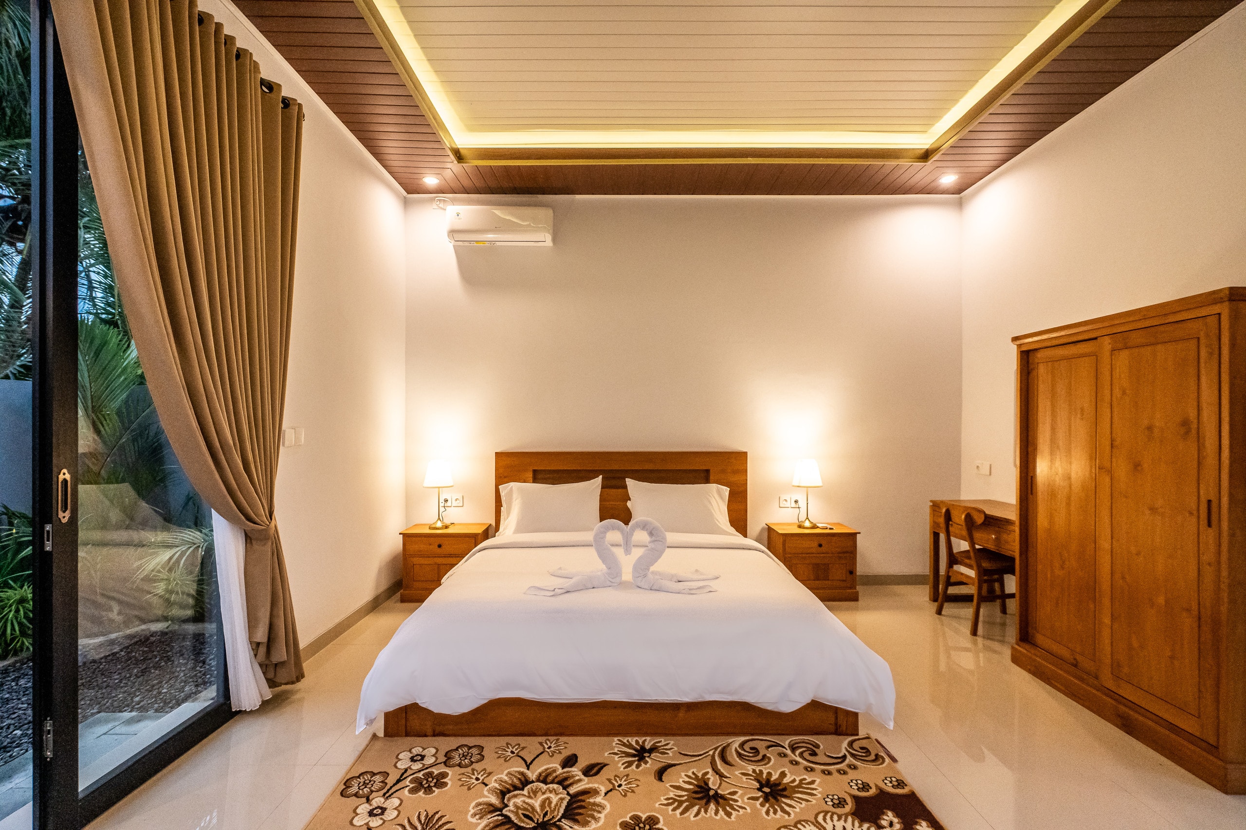 A Serene Tropical Oasis with Modern Comforts 9