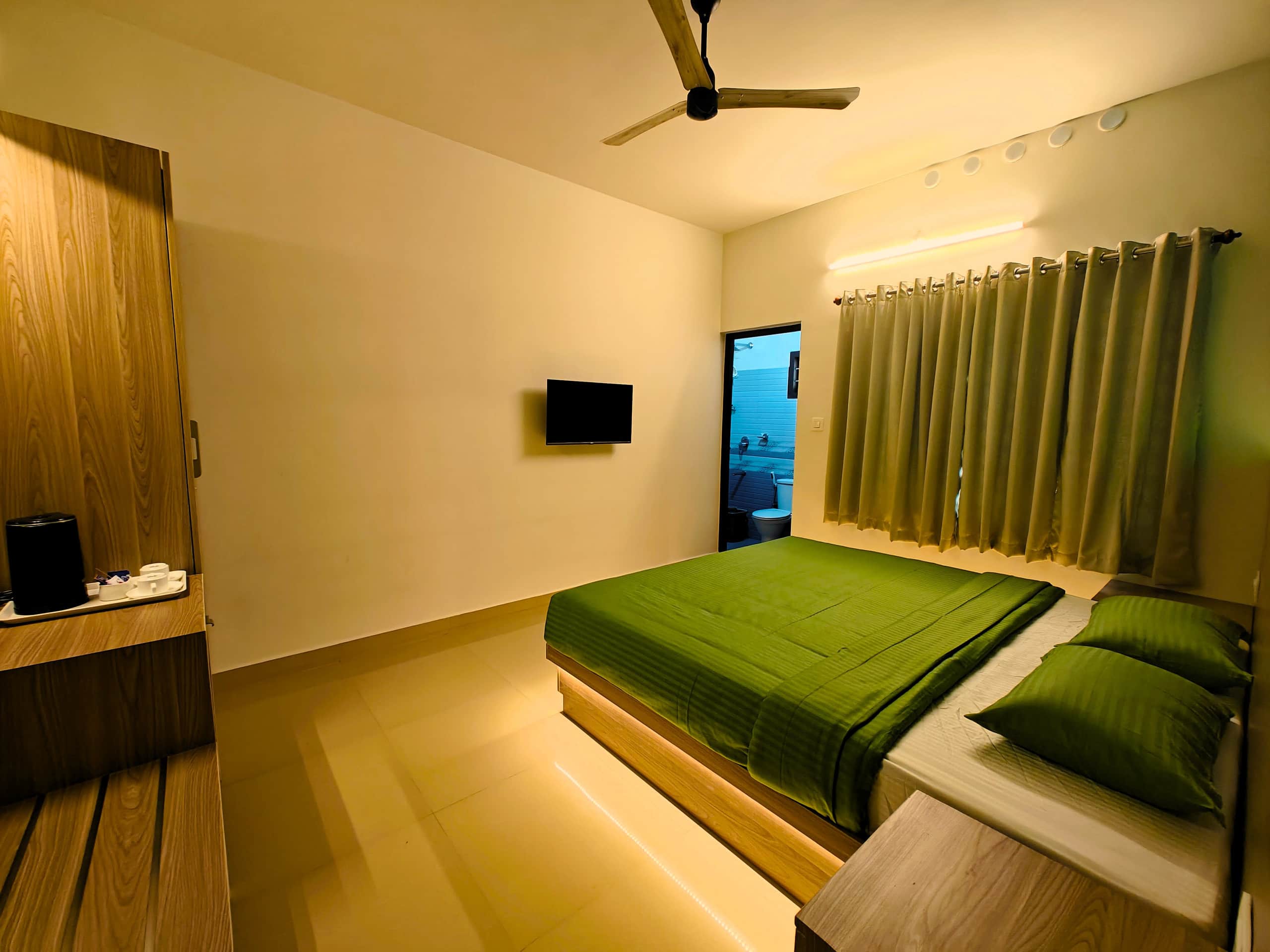 The Explorers Nest | Private Villa | Full Kitchen 28