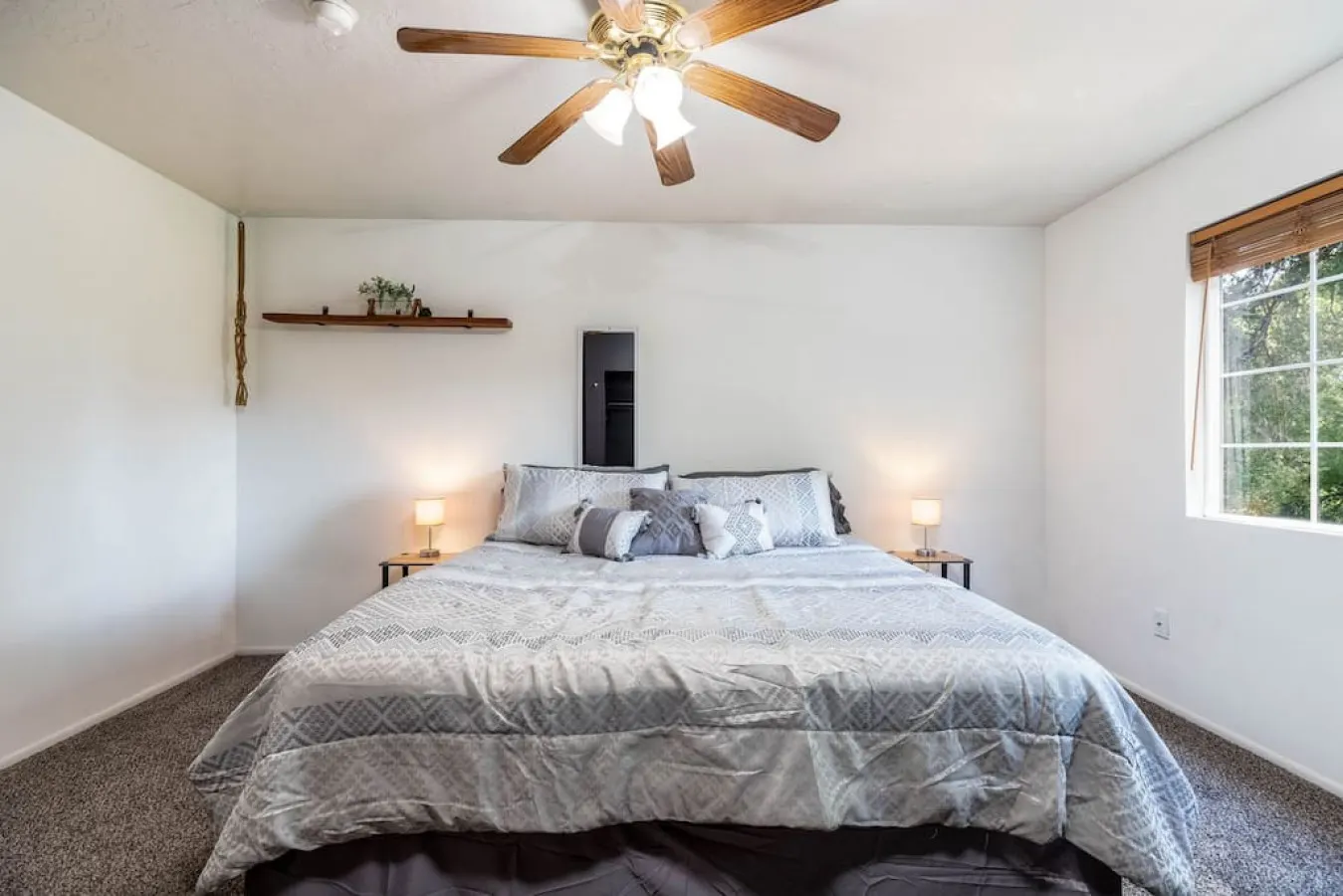 Spacious Pet Friendly Retreat! 14