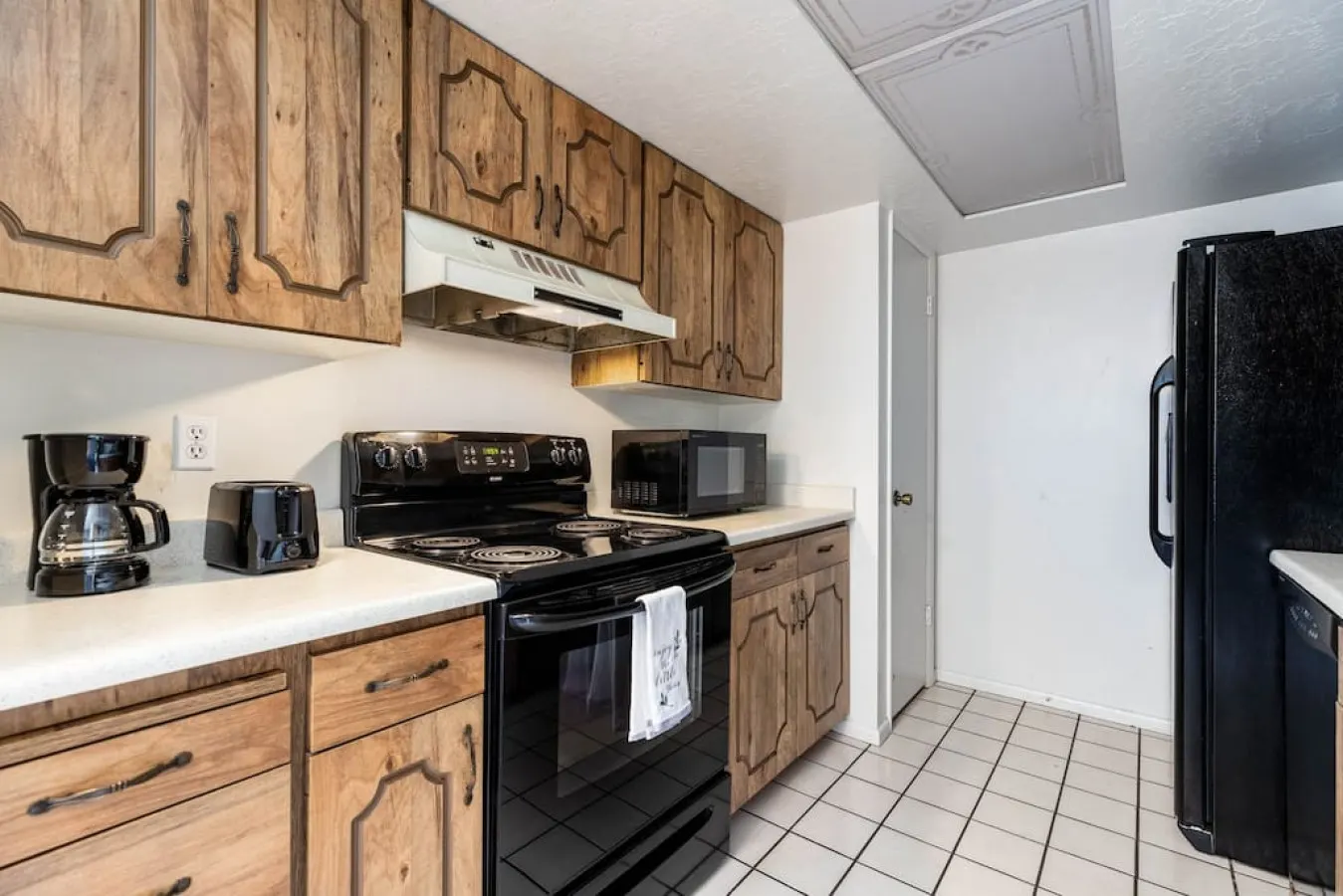 Spacious Pet Friendly Retreat! 6