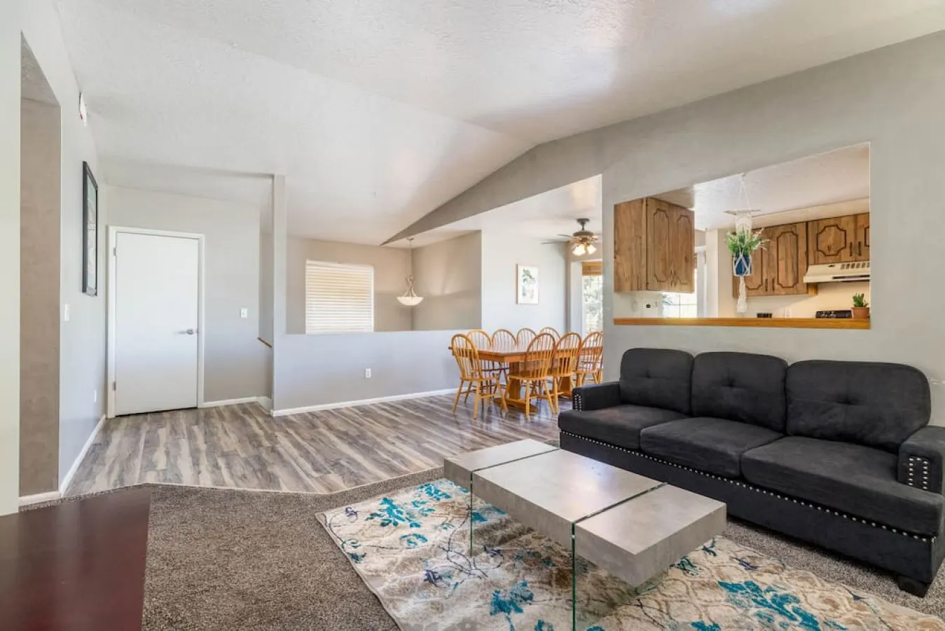 Spacious Pet Friendly Retreat! 7