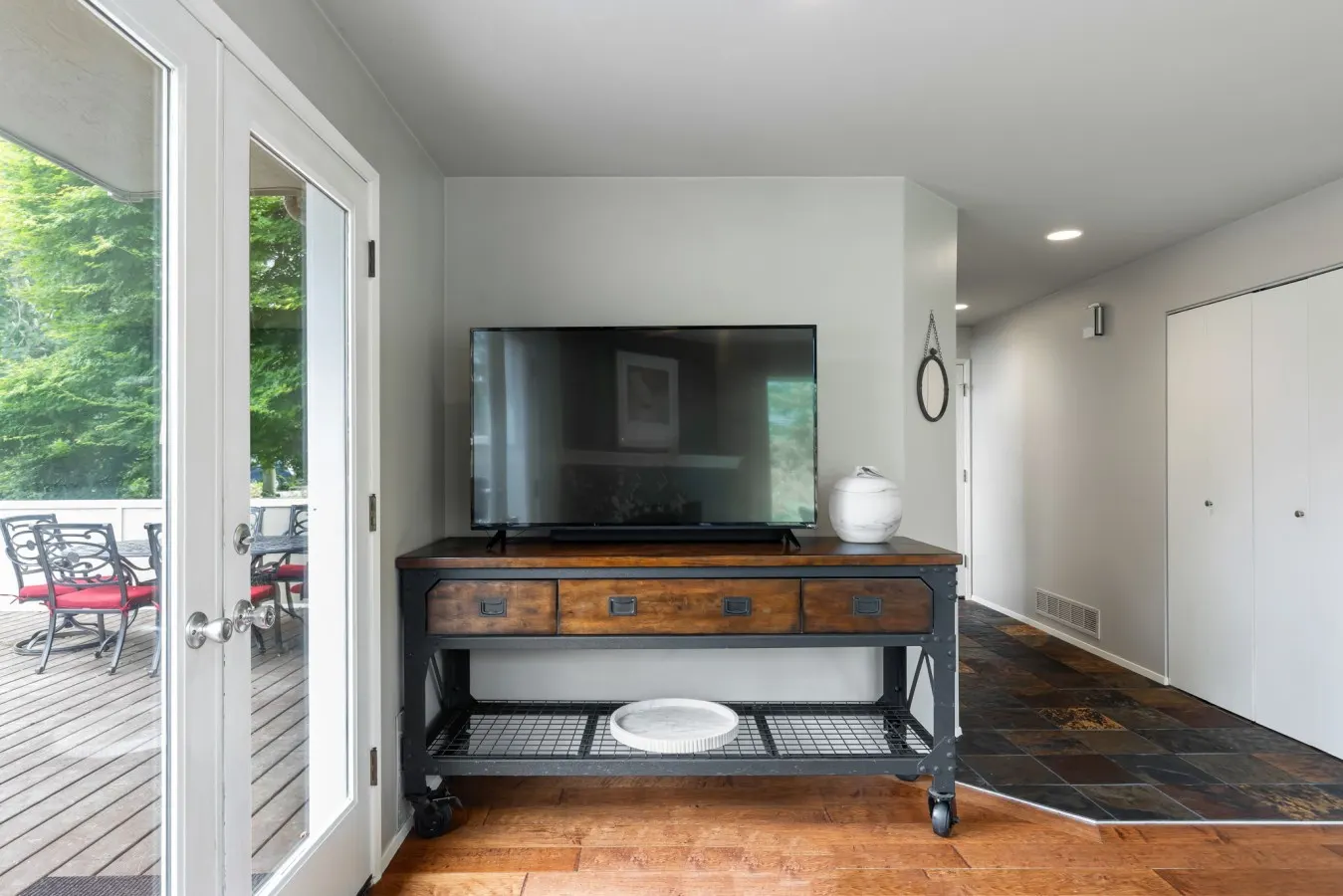 Elegant & Spacious Huge Yard - Office - Parking! 6