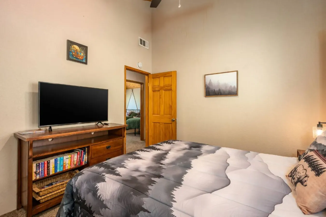Pups and Pine Lodge w/ BBQ Deck, Hot tub & Games 16