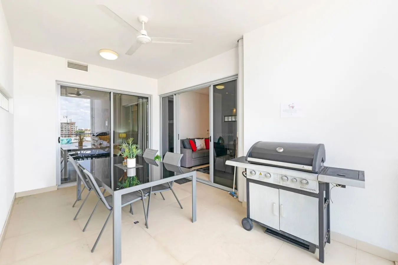 City Skyline & Sea Views: Parking 17