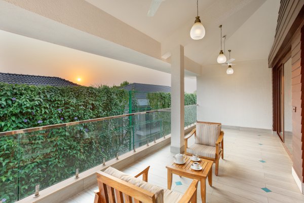 4 BHK Villa w/ Terrace Jacuzzi & Pool near Anjuna 11
