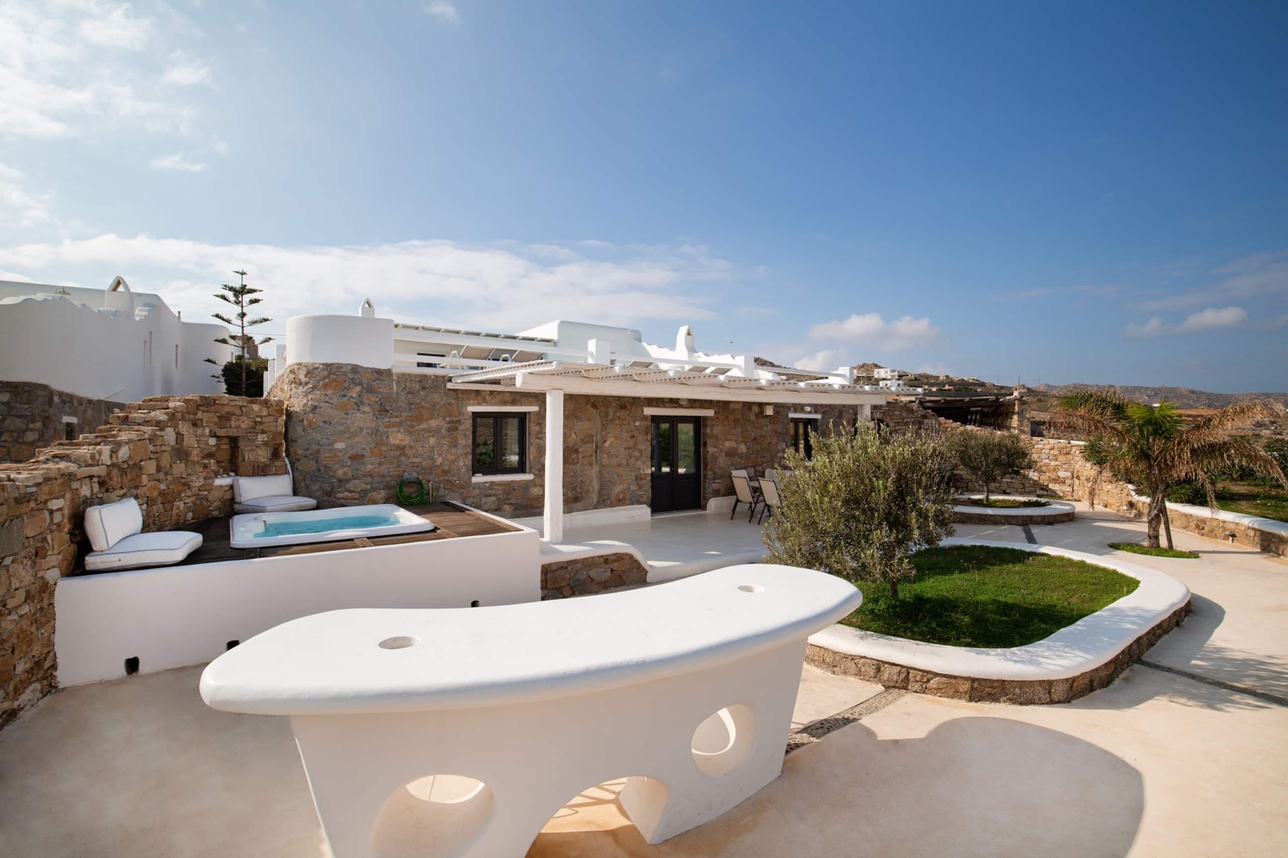 Princess Estate | Hot tub — photo 3