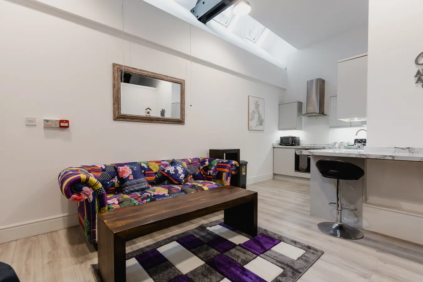 Hullidays》Secret Theatre Hideout Apartment 12