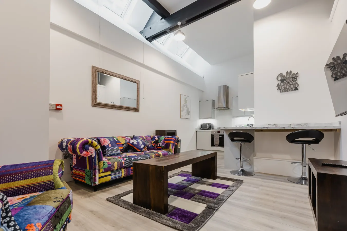Hullidays》Secret Theatre Hideout Apartment 14