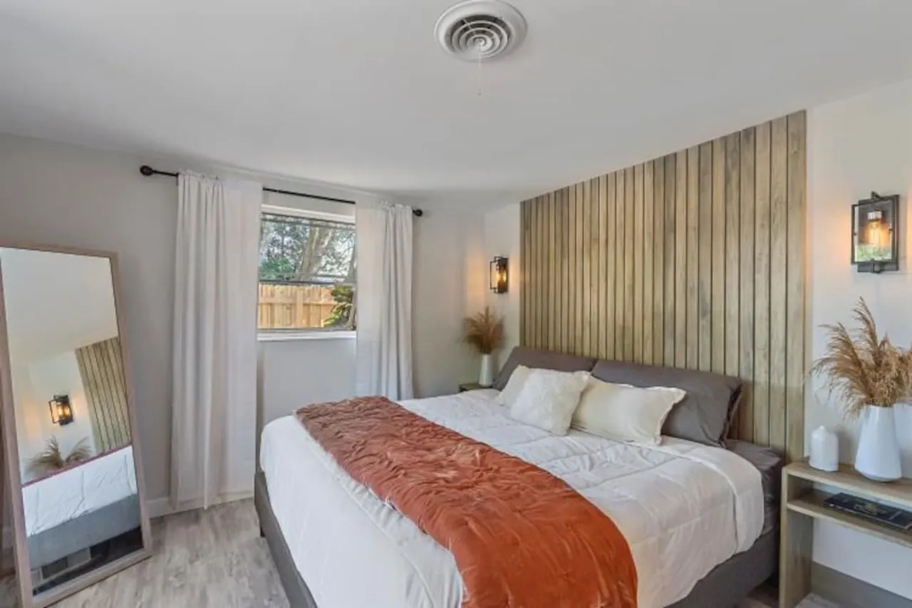 The Wisteria Oasis W/ heated pool & hot tub 13