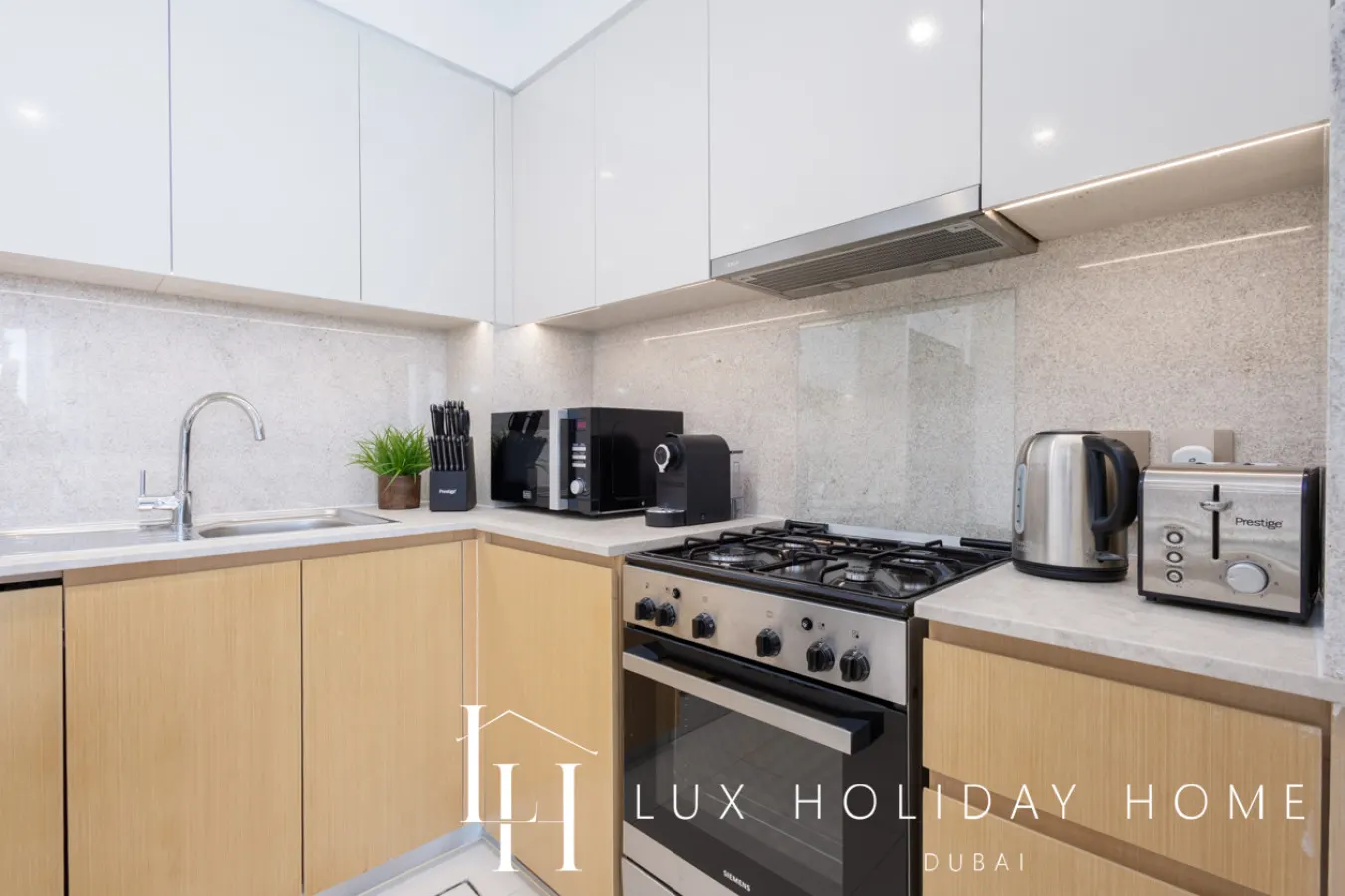 LUX 47th Floor Panoramic View 2BR Downtown 13