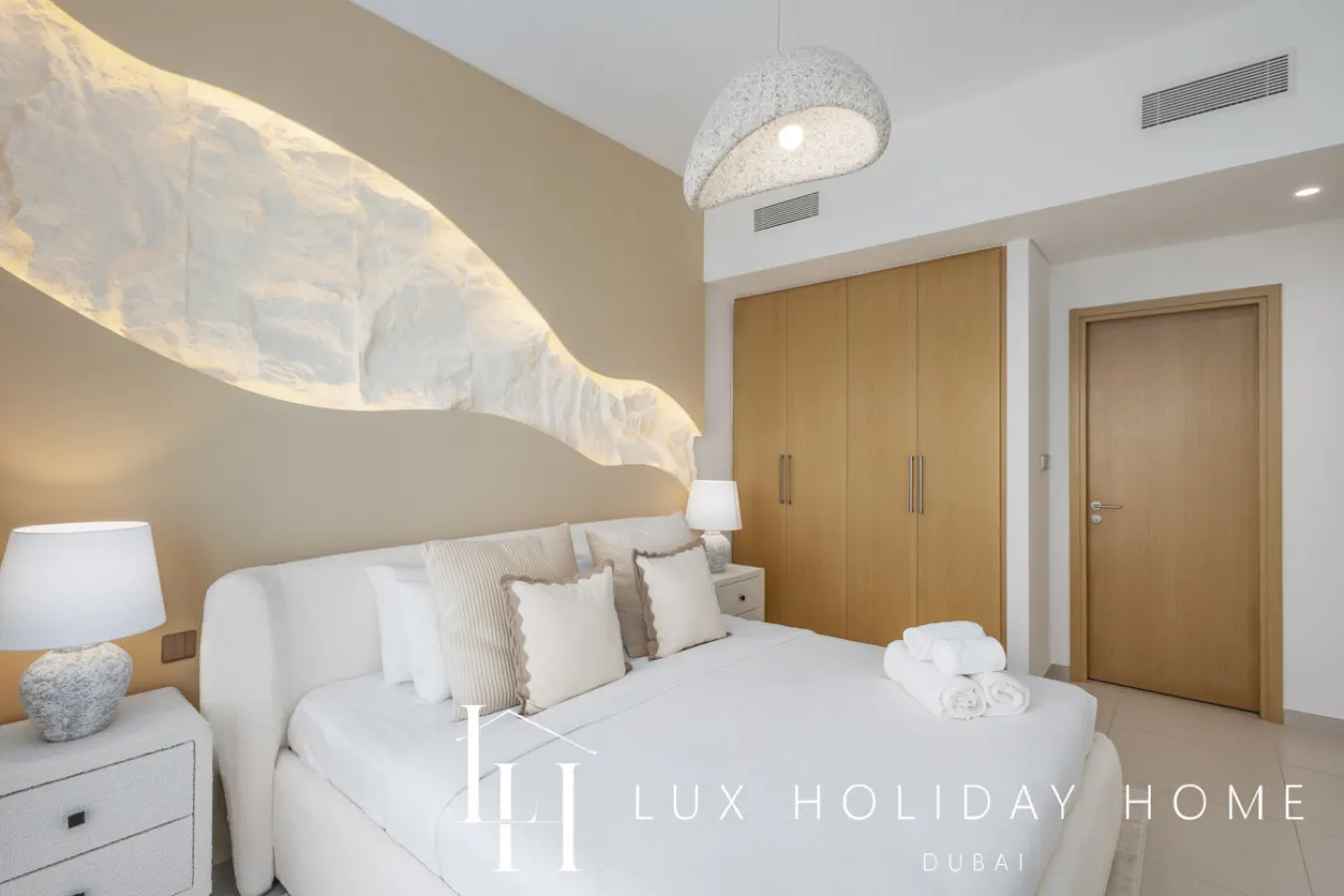 LUX 47th Floor Panoramic View 2BR Downtown 16
