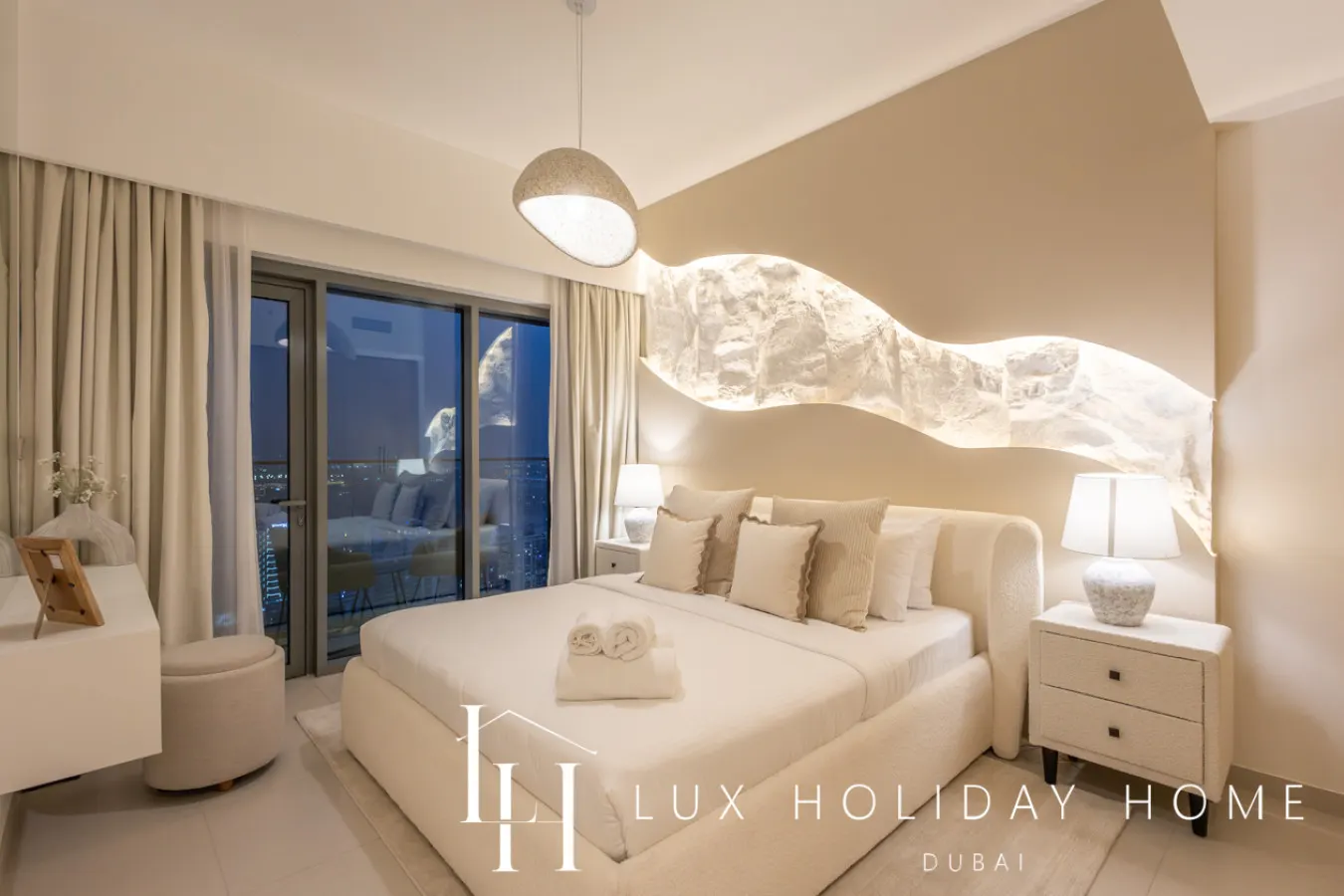 LUX 47th Floor Panoramic View 2BR Downtown 17