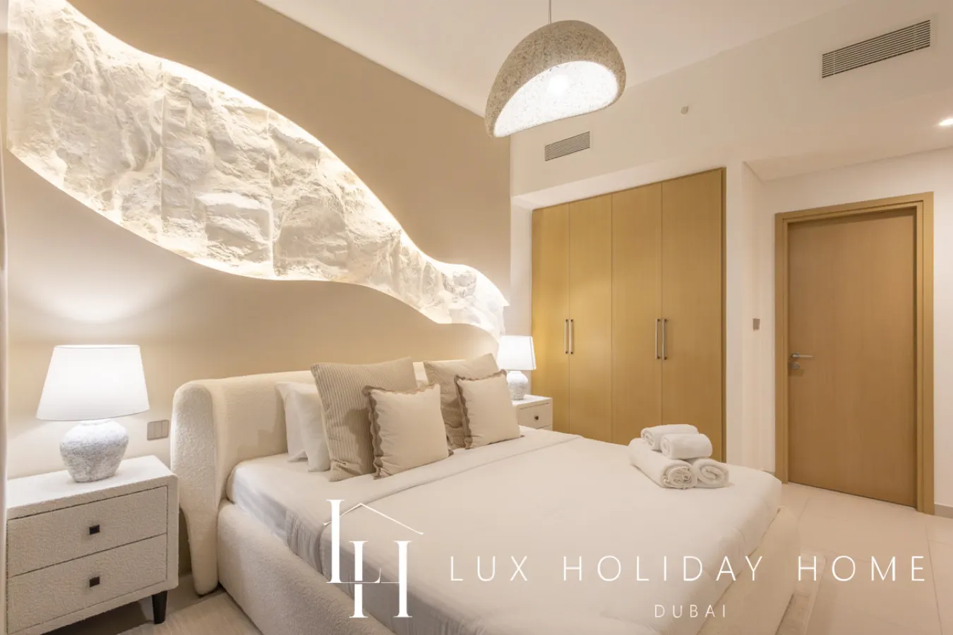 LUX 47th Floor Panoramic View 2BR Downtown 20