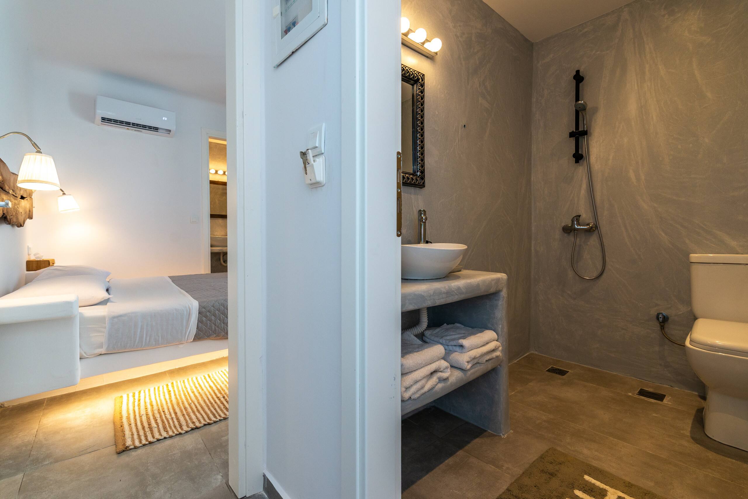 Miramare Acqua Suite Mykonos with private pool 21