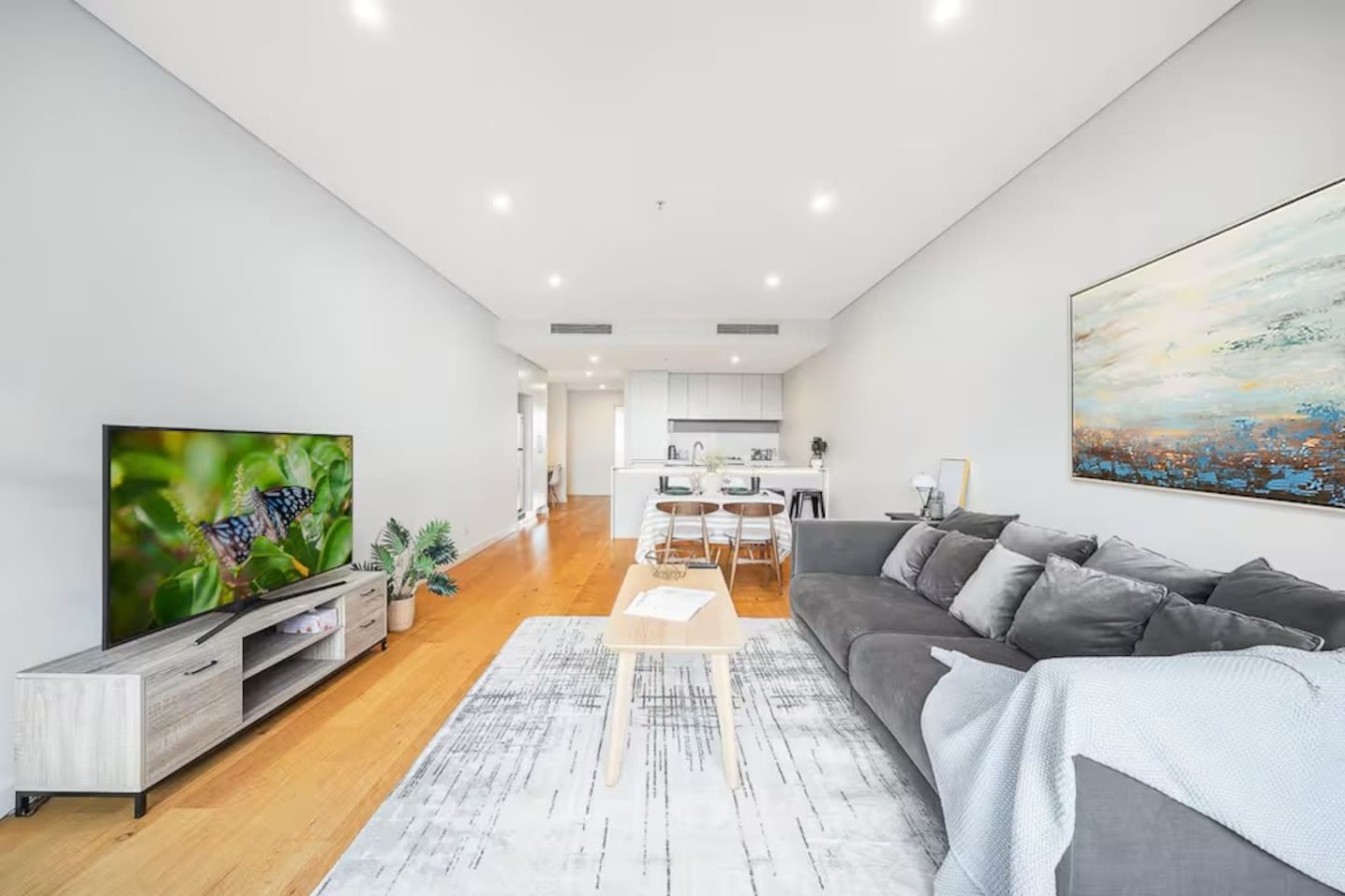 Staycation Vibes Resort-Style 2BR + Pool & Gym