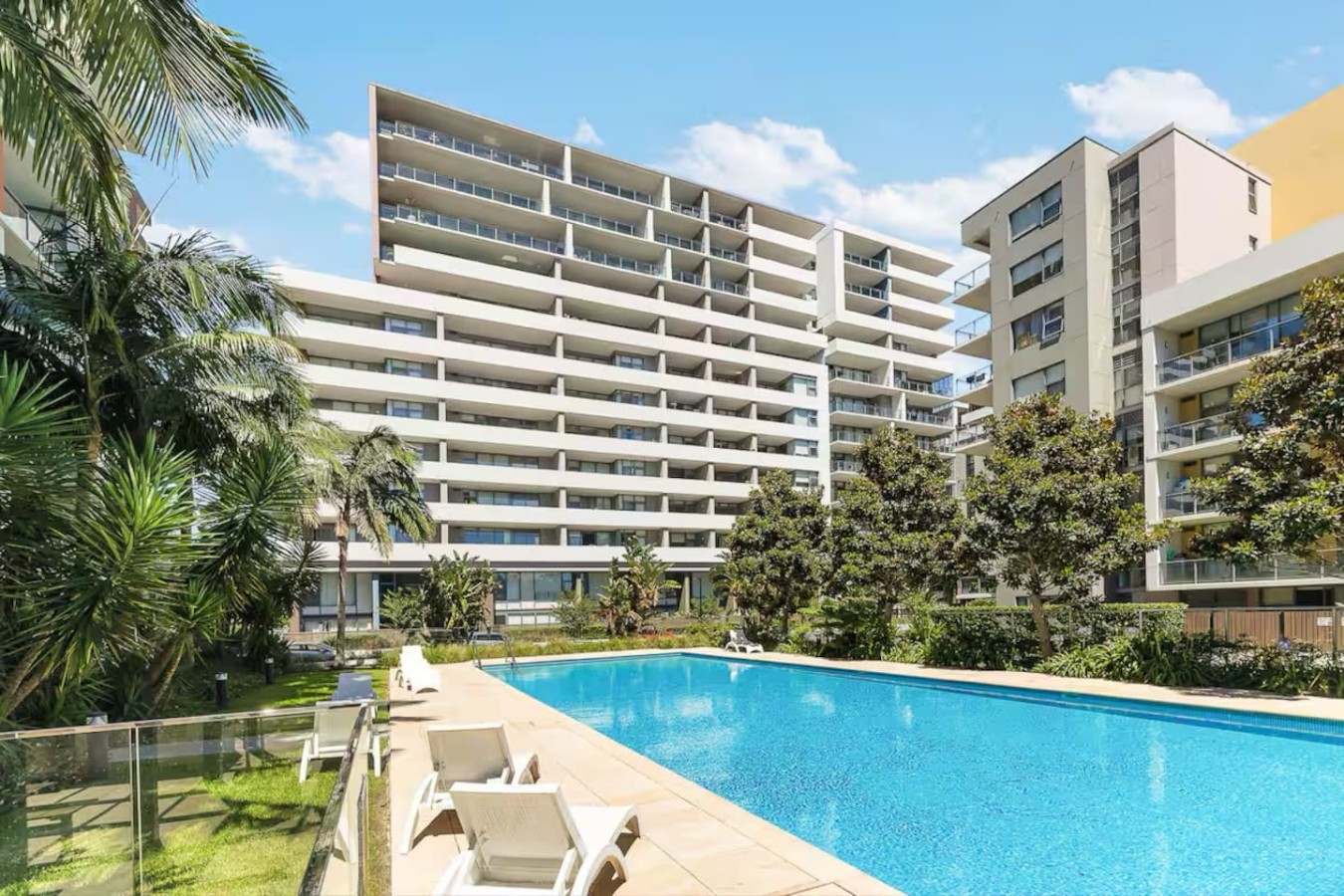 Staycation Vibes Resort-Style 2BR + Pool & Gym 3