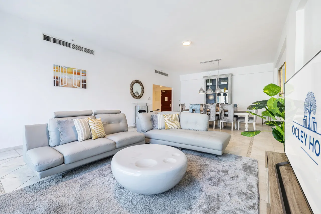 Extra Spacious Home with Stunning Marina Views — photo 3