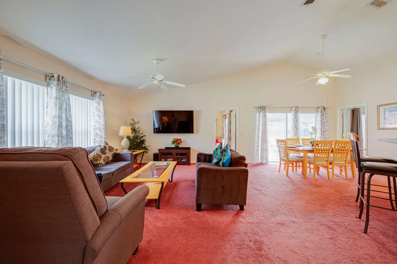 Family 4BR Villa South facing Pool, Lake View, Near Parks 14