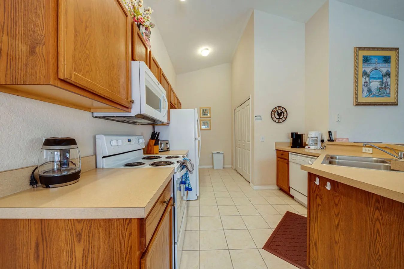 Family 4BR Villa South facing Pool, Lake View, Near Parks 19