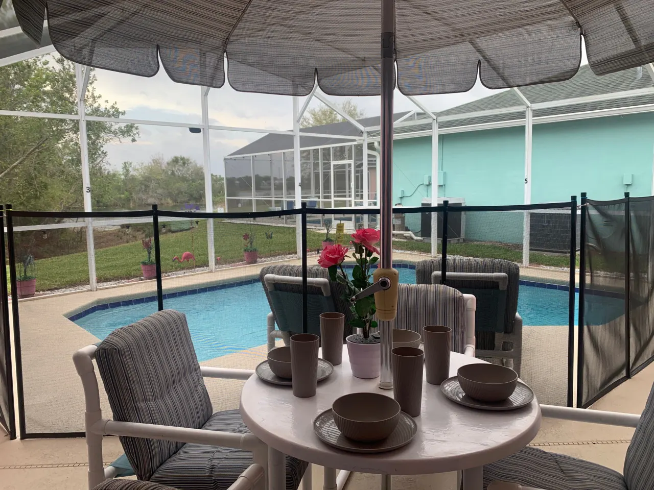Family 4BR Villa South facing Pool, Lake View, Near Parks 3