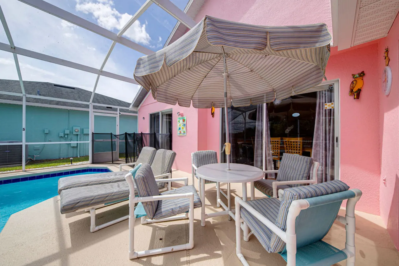 Family 4BR Villa South facing Pool, Lake View, Near Parks 6
