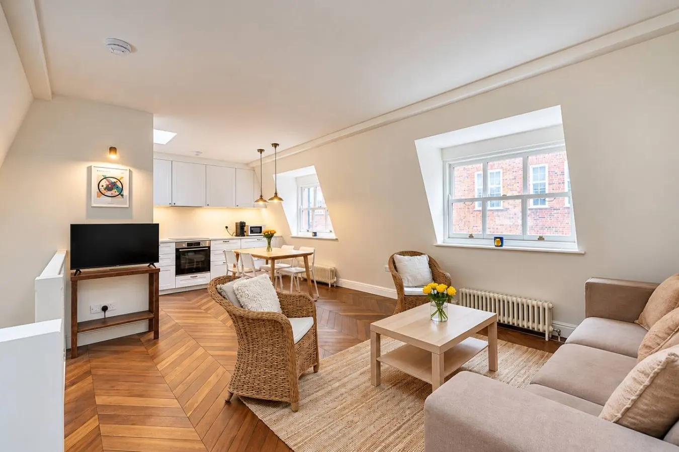 Kensington 2-Bed Mews House | Next to Holland Park