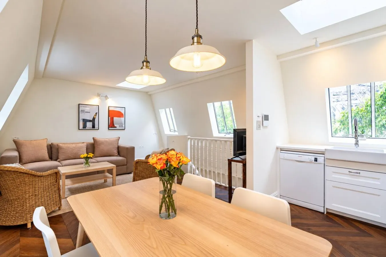 Kensington 2-Bed Mews House Next to Holland Park 9